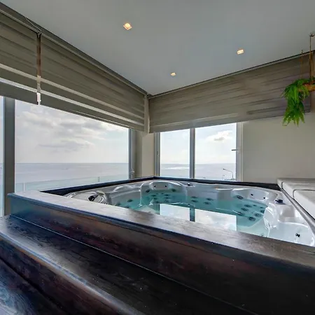 Mediterranean Luxury With Sea Views & Jacuzzi By 360 Estates Appartement Xghajra