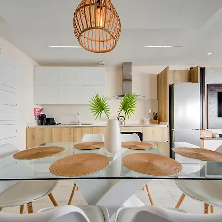 Mediterranean Luxury With Sea Views & Jacuzzi By 360 Estates *