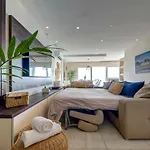 Mediterranean Luxury With Sea Views & Jacuzzi By 360 Estates