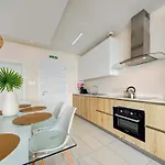 Mediterranean Luxury With Sea Views & Jacuzzi By 360 Estates Appartamento