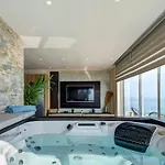 Appartamento Mediterranean Luxury With Sea Views & Jacuzzi By 360 Estates *