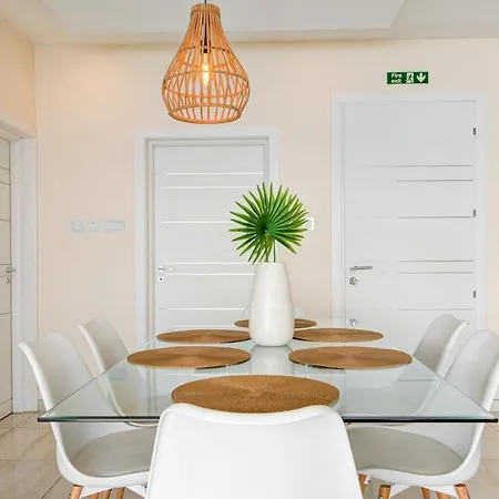 Mediterranean Luxury With Sea Views & Jacuzzi By 360 Estates Apartman Xgħajra