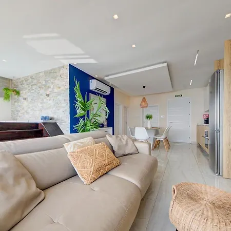 Mediterranean Luxury With Sea Views & Jacuzzi By 360 Estates