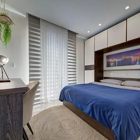 Mediterranean Luxury With Sea Views & Jacuzzi By 360 Estates דירה Xghajra