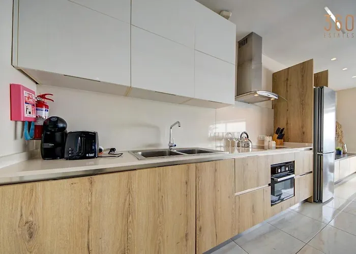 Appartement Mediterranean Luxury With Sea Views & Jacuzzi By 360 Estates Xghajra