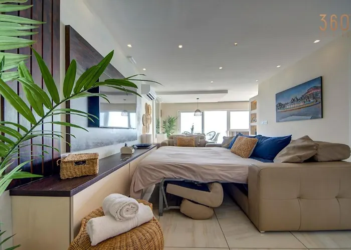 Mediterranean Luxury With Sea Views & Jacuzzi By 360 Estates