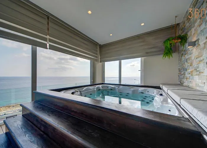 Mediterranean Luxury With Sea Views & Jacuzzi By 360 Estates Appartement Xghajra