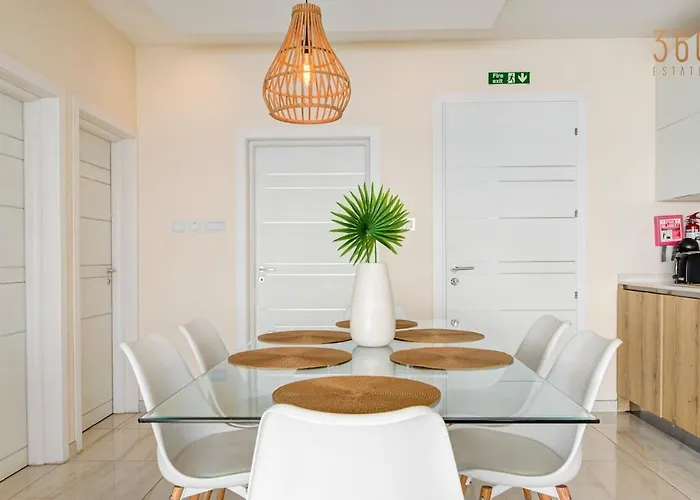 Mediterranean Luxury With Sea Views & Jacuzzi By 360 Estates Appartement Xghajra